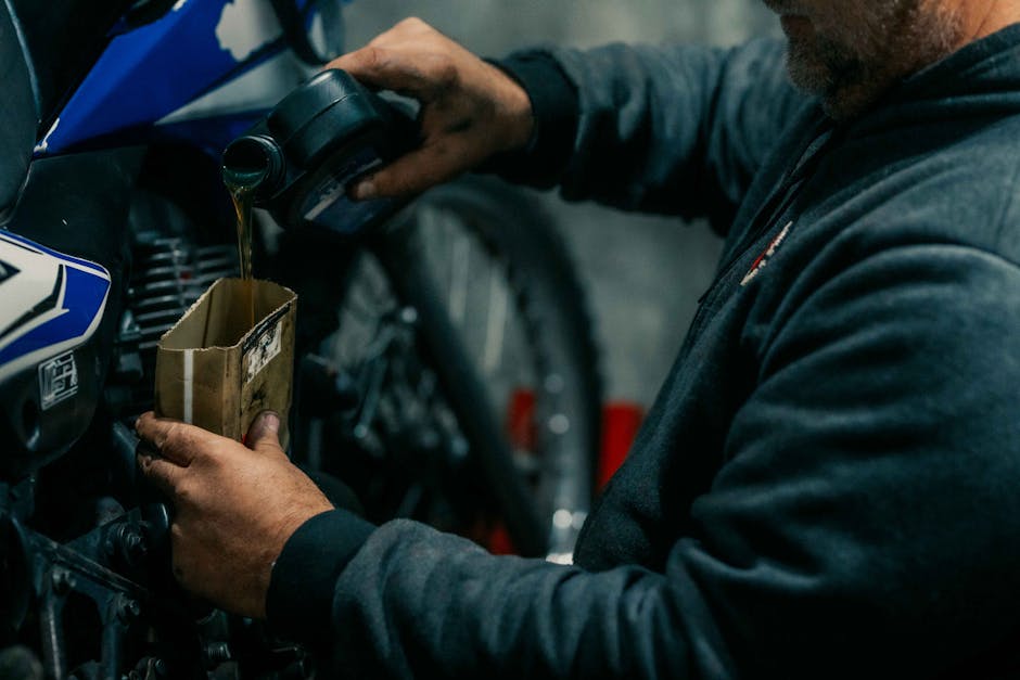 trocar o óleo da moto em manutenção preventiva