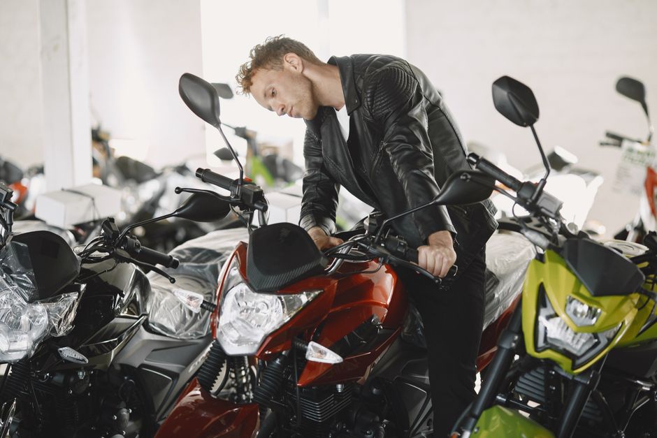 O custo real da primeira moto: estimativa de gastos alem da FIPE